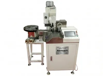 Machine de Sertissage Automatique de Bornes à Une Extrémité WPM-R9B