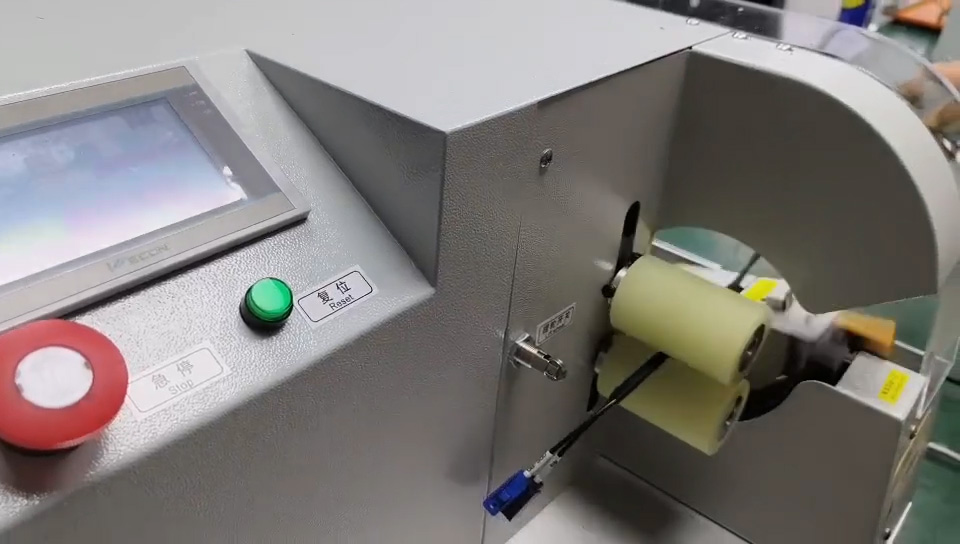 Machine à enrubanner intelligente pour deux fils - Enrubannage synchronisé de câbles doubles