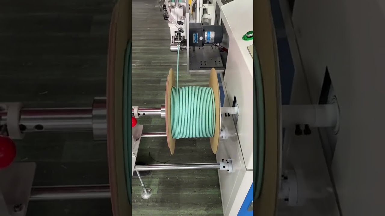 Bobineuse polyvalente pour fils et tubes : gestion précise des bobines et couronnes