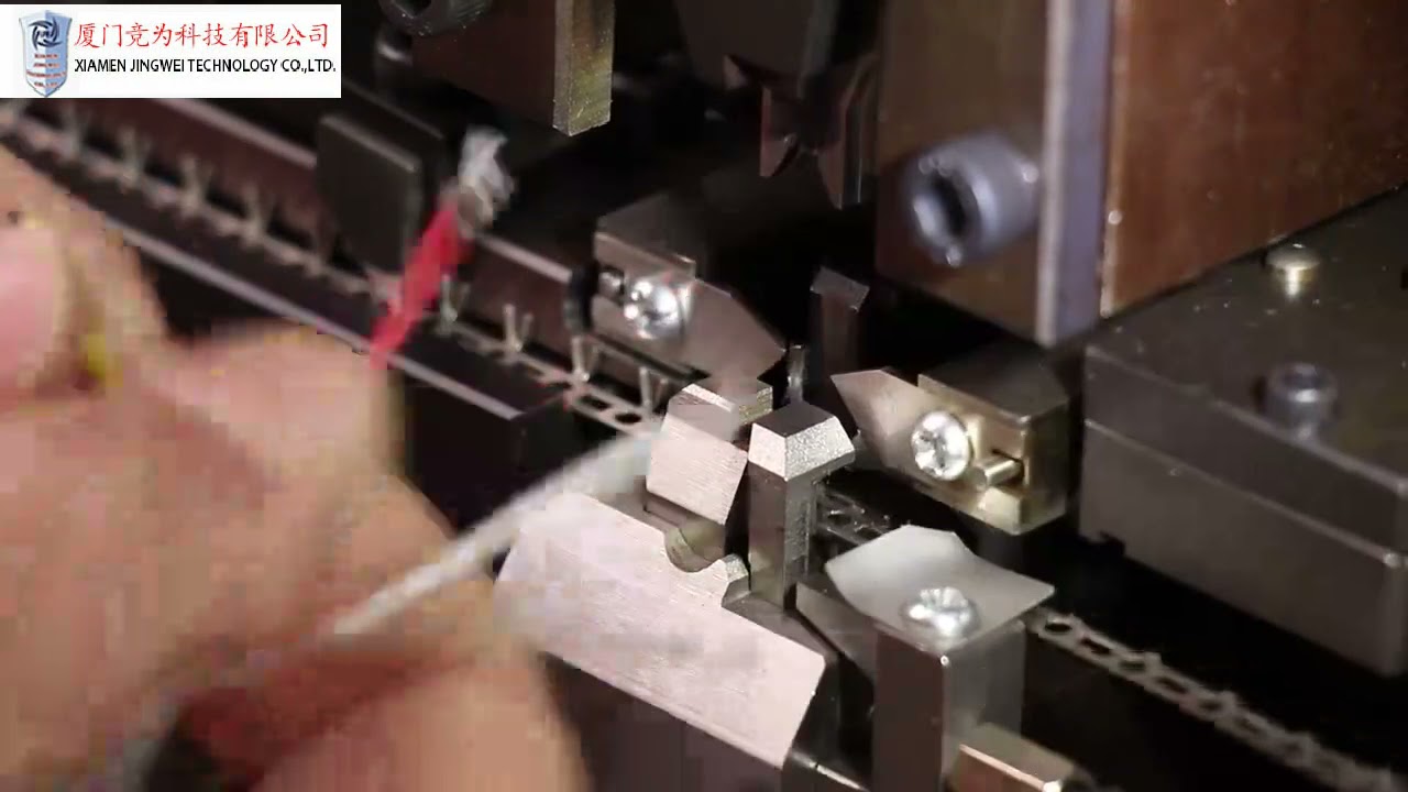 Machine de dénudage et de sertissage de câbles – Dénudeuse et pince à sertir automatique