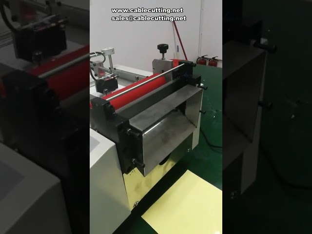Machine de découpe d'étiquettes de vêtements avec chargeur automatique - Découpeuse de labels textiles performante