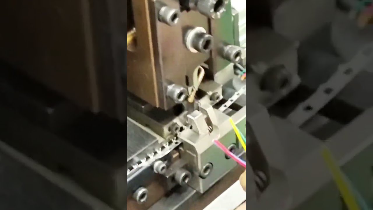 Machine à dénuder les câbles en continu - Horizontale #machine #denudeurcables #usine #outils