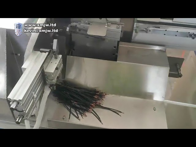 Machine automatique multifonction : coupe, dénude, tord et étame les fils à gaine ronde