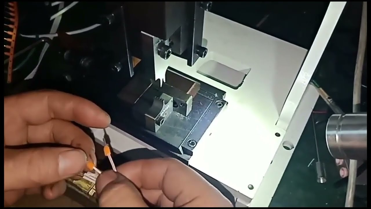 Machine de sertissage à presse à froid, course 30 mm - Jeu complet pour bornes isolées libres