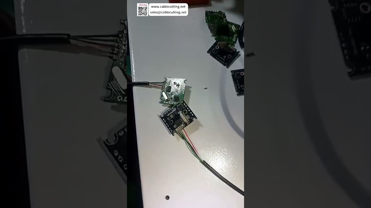 Machine de soudage de circuits imprimés avec surveillance par caméra - Soudure électronique de haute précision