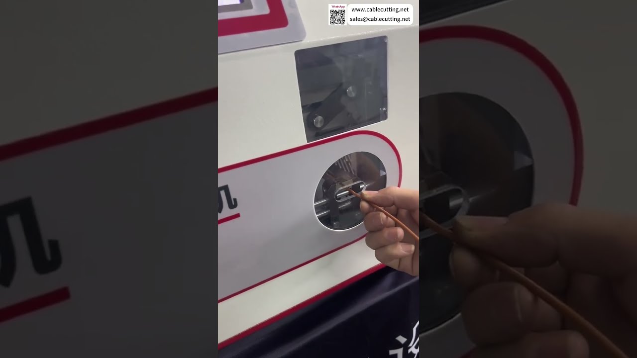 Machine intégrée de sertissage, dénudage et torsadage pour cosses à froid 16 mm² – Ensemble de sortie performant