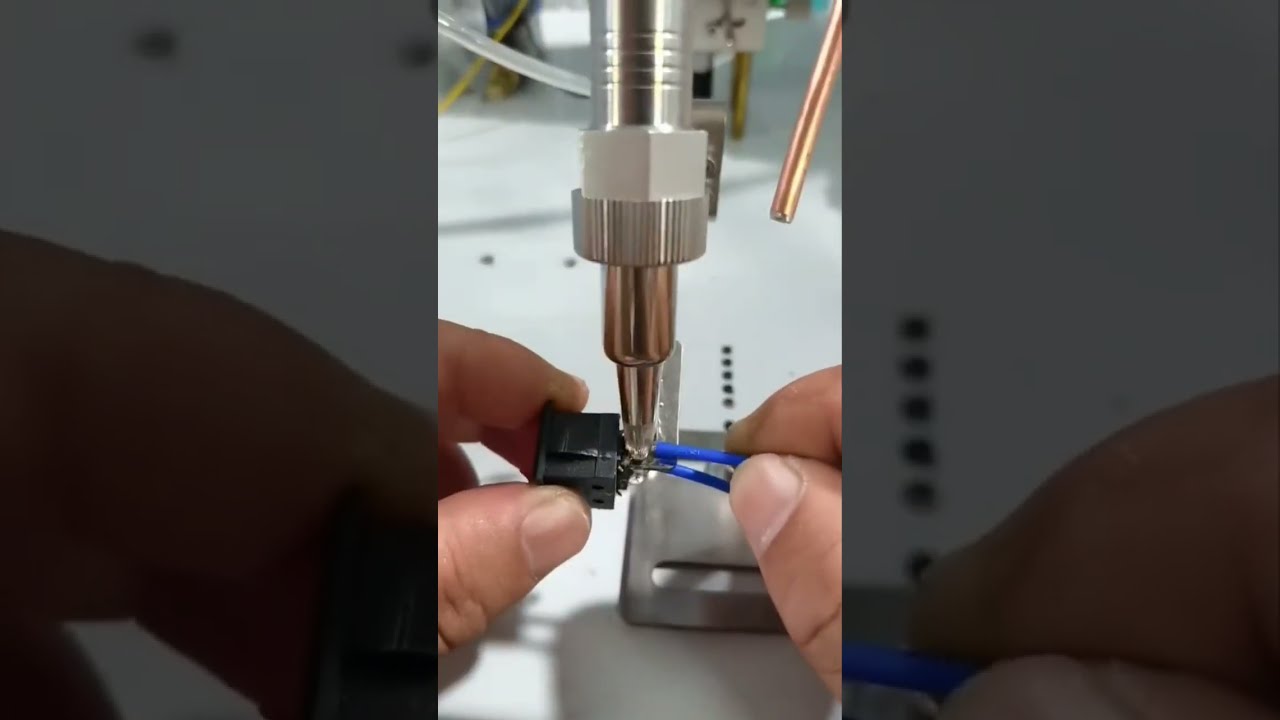 Machine à souder semi-automatique – Alimentation automatique en fil d'étain pour usine #machine #usine