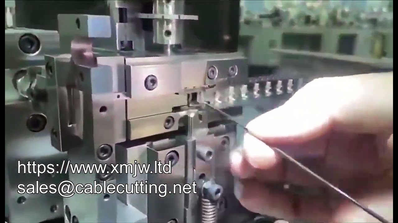 Machine à sertir les connecteurs IPEX sur câble 113 – WPM IPEX