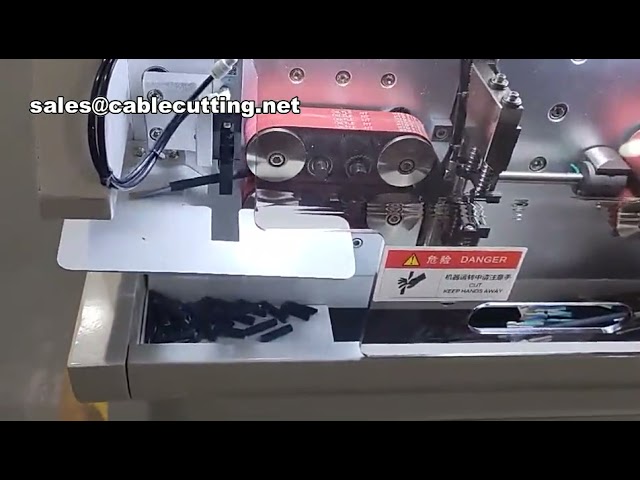 Machine à dénuder et couper les câbles multiconducteurs gainés 25mm - Entraînement 32 roues automatique intégré