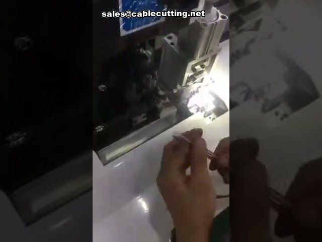 Machine de dénudage et sertissage de câbles - Sertisseuse automatique haute vitesse