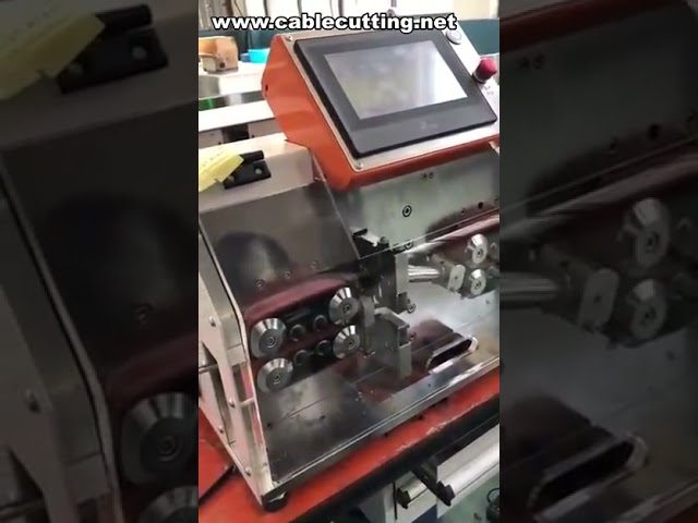 Dénudeuse de câbles gainés – Machine multi-dénudage performante