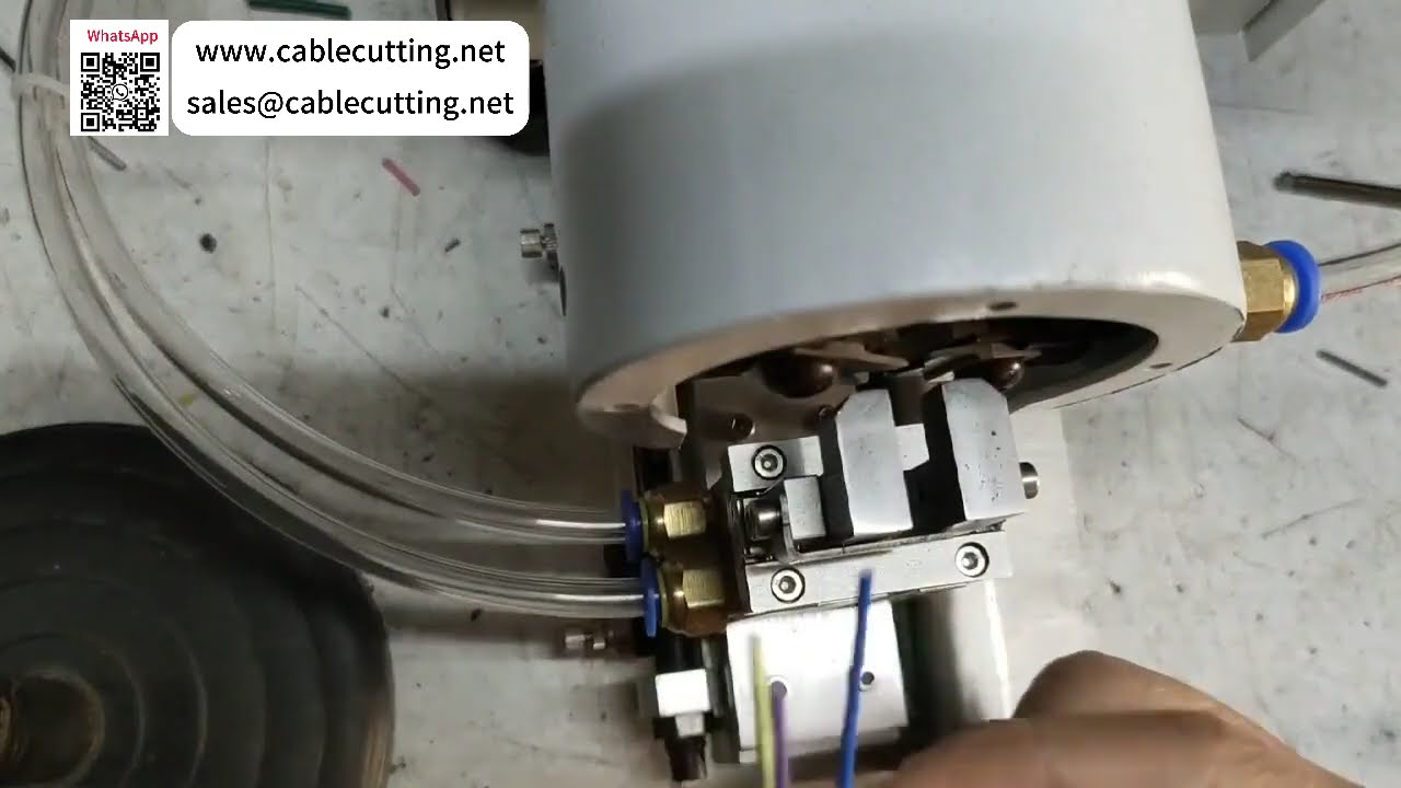 Machine pneumatique de dénudage et torsion de fils avec serrage automatique – Haute constance