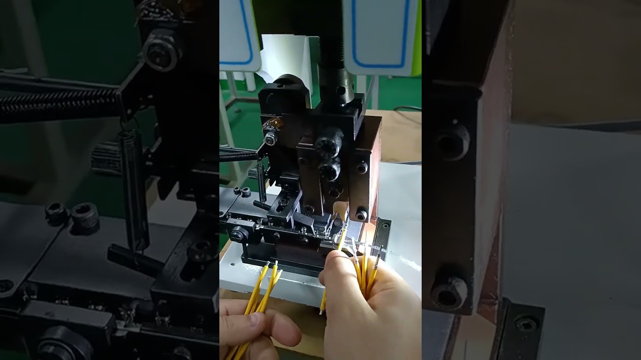 Machine à bornes 2T + moule horizontal : équipement réel après préparation – démonstration en usine #usine
