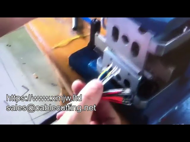 Machine à dénuder et torsader manuelle 3FN - Dénudeur de câbles multiconducteurs jusqu'à 5 fils