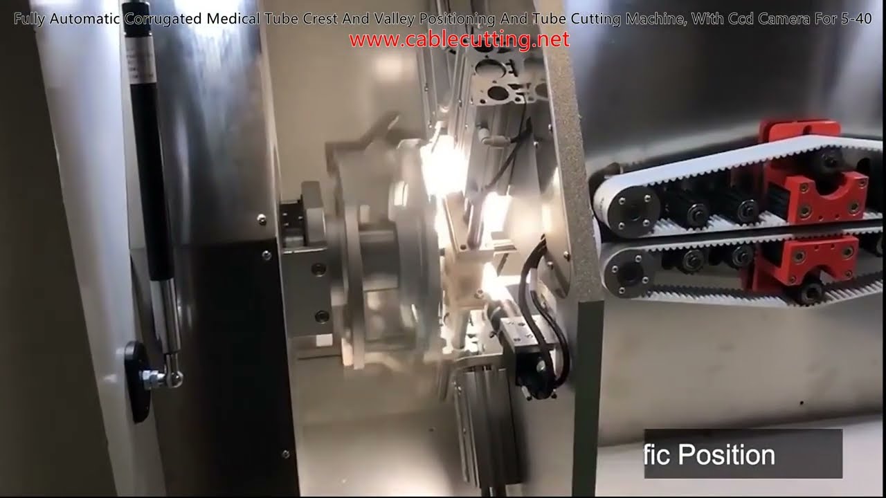 Machine entièrement automatique de positionnement crête et vallée et de coupe pour tubes médicaux ondulés