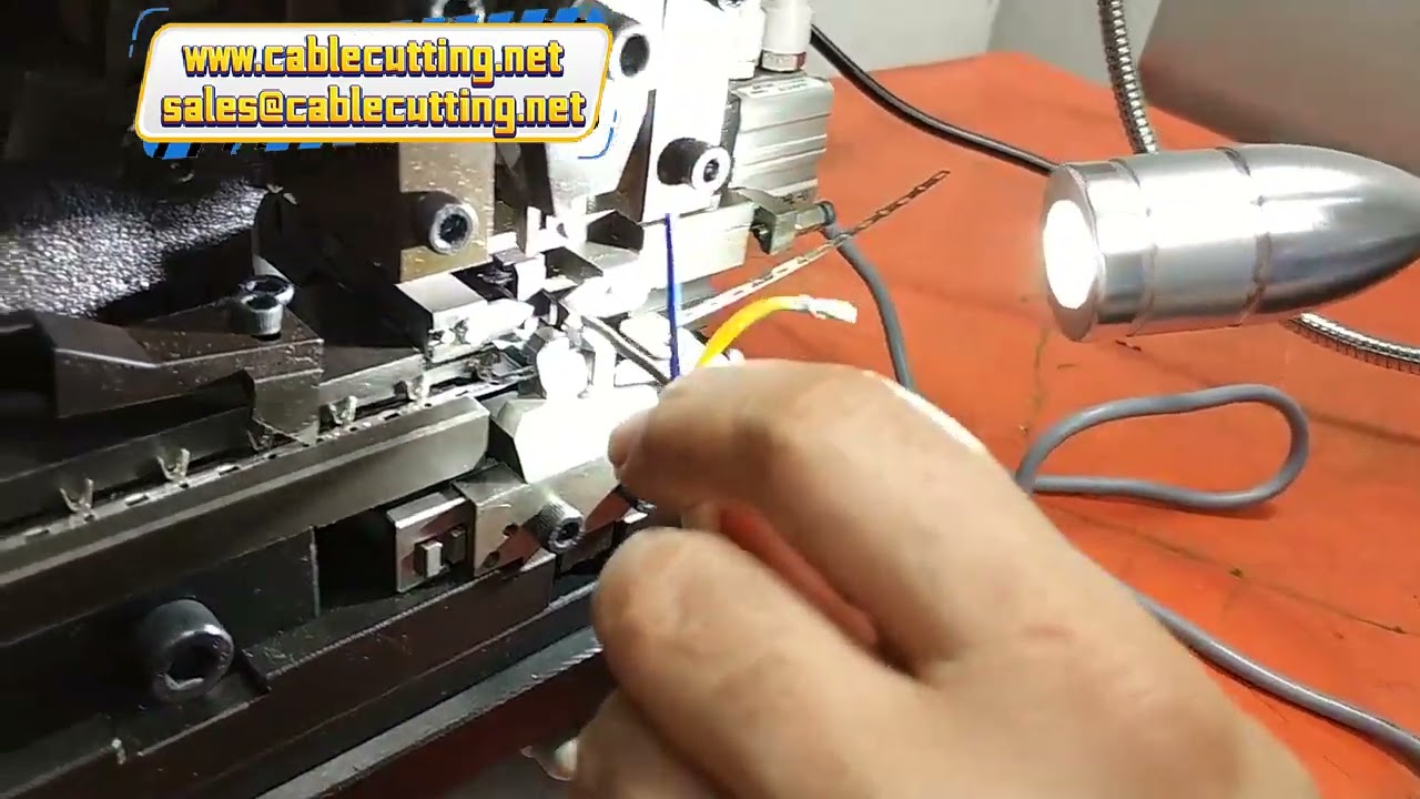Machine de dénudage et sertissage de bornes Super Mute - Dénudeuse et pince à sertir pour câbles électriques