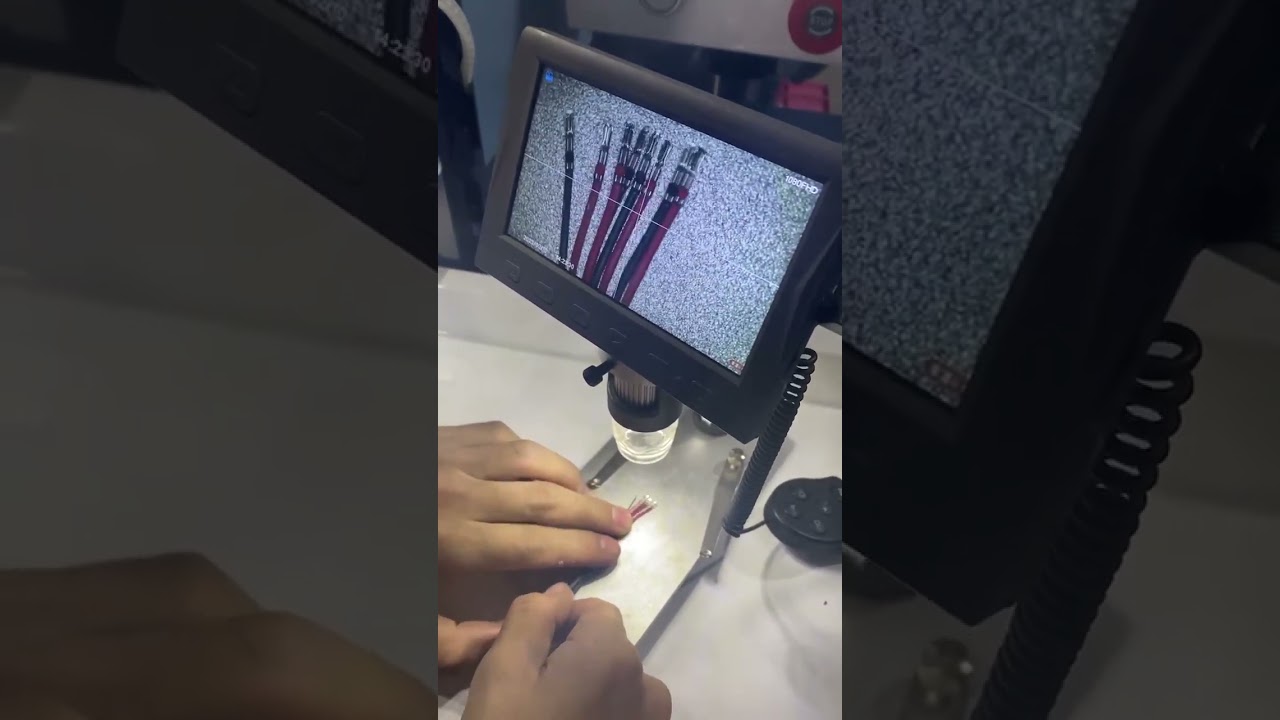 Machine 2 en 1 de dénudage et sertissage automatique pour câbles multiconducteurs