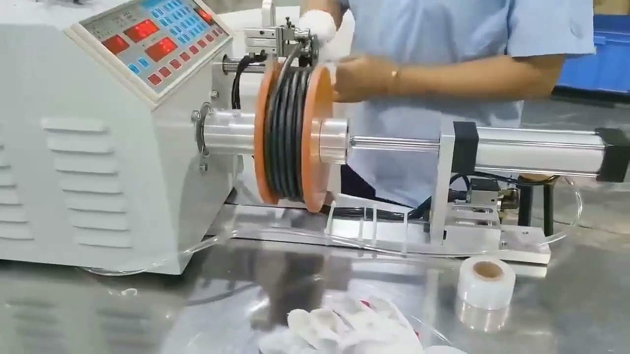 Machine de tri et bobinage automatique – Ce modèle standard n'inclut pas les options avancées
