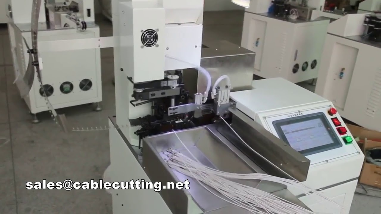 Machine automatique de coupe, dénudage et sertissage de fils haute performance