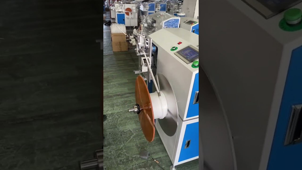 Dosage précis et enroulage net des bandes de mousse et silicone avec coupe rapide | #usine #machine