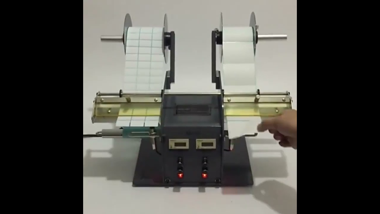 Machine intelligente de découpe et de pelage d'étiquettes autocollantes pour papier thermique, étiquettes séparées
