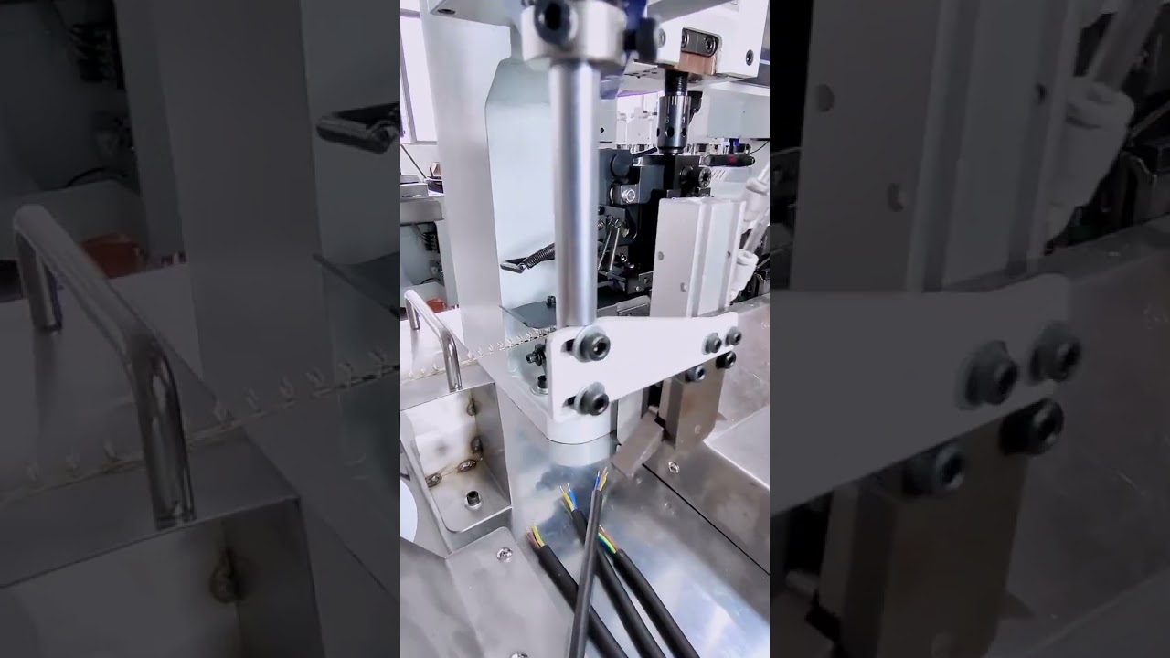 Sertissage ultra-court de bornes à dents de requin pour fils multiconducteurs | Machine d'automatisation en usine