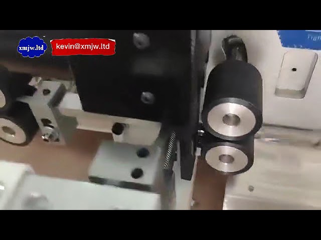 Machine à dénuder, couper et torsader automatique pour câbles multiconducteurs à gaine plate PVC