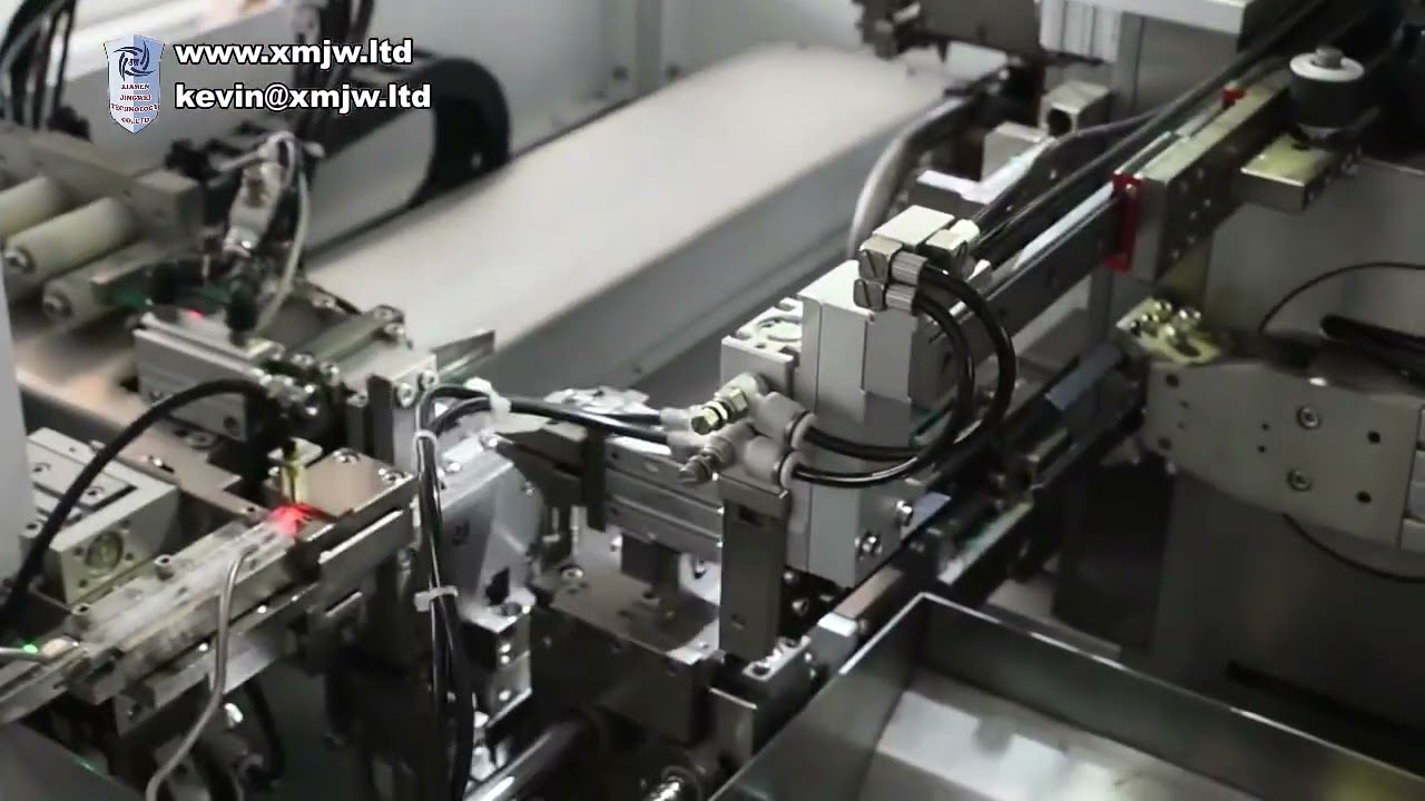 Machine à faisceaux de câbles entièrement automatique : poinçonnage double extrémité et sertissage de coque plastique avec DDC-Pres