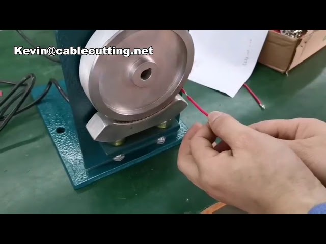 Machine de dénudage et de torsion de fil semi-automatique de type rotatif | Dénudeur torsadeur