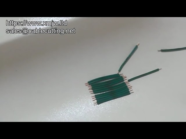 Machine automatique de dénudage, coupe et sertissage de fils torsadés PVC