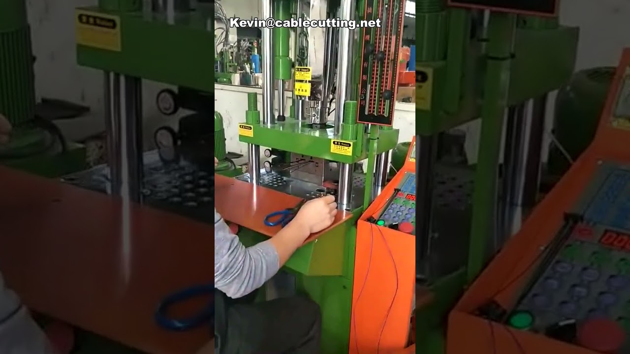 Machine d'injection manuelle miniature pour bouchons étanches PA66 et connecteurs de câbles