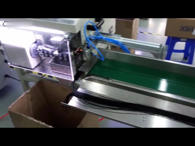 Machine de pré-alimentation de câble coaxial sans tension