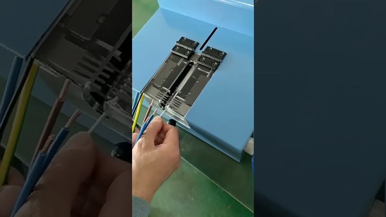 Machine à dénuder et couper les fils pneumatique de bureau LY - Haute précision inductive pour câbles jusqu'à 10 mm²