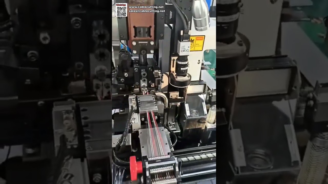 Machine Automatisée d'Insertion de Connecteurs pour Faisceaux Ultra-Courts de 15mm