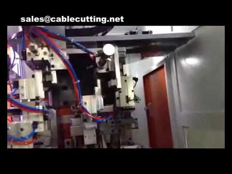 Machine à sertir les inserts de prises à trois broches – Automatisation précise