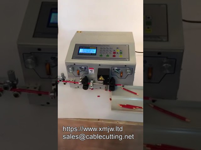 Machine automatique WPM 04 pour dénudage et coupe de câble cuivre 25mm²