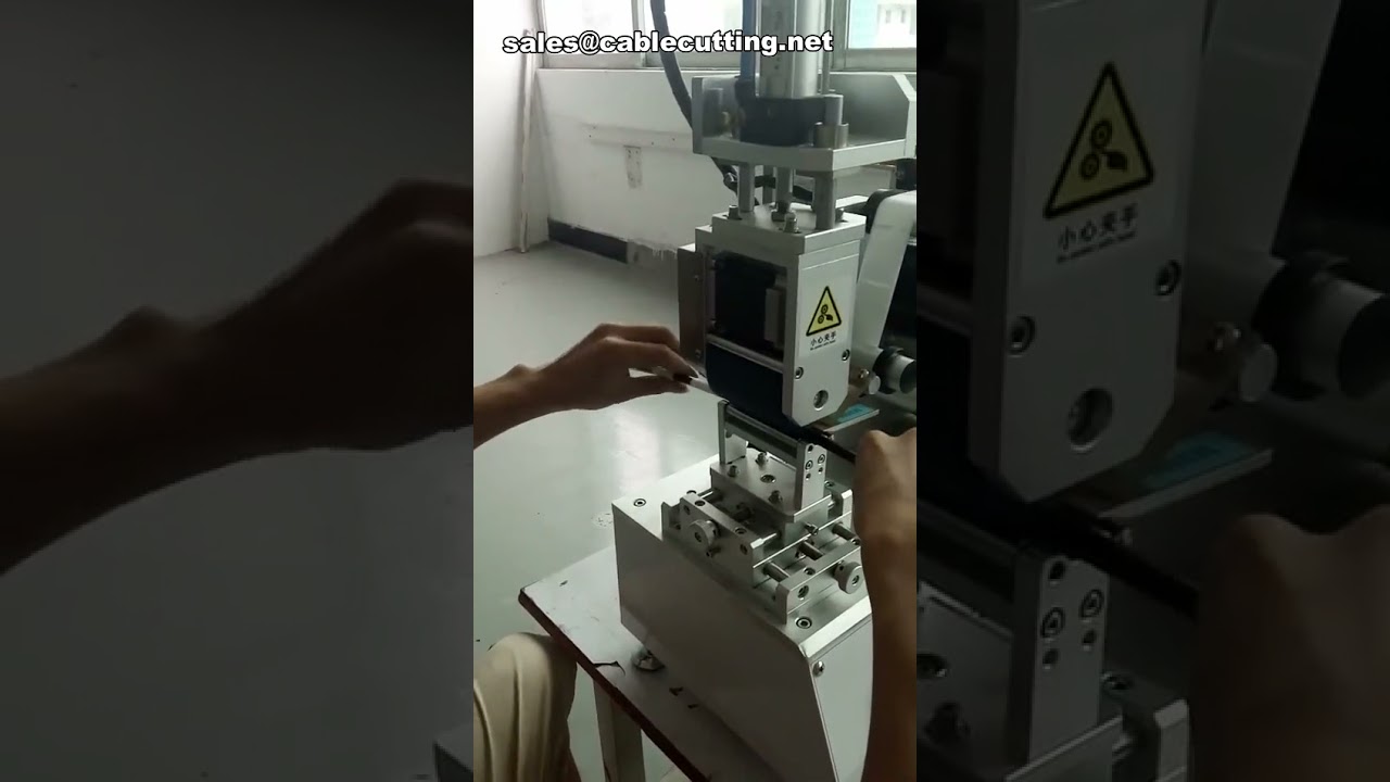 Machine d'étiquetage et de bobinage de câbles | Double pliage et étiquetage automatique