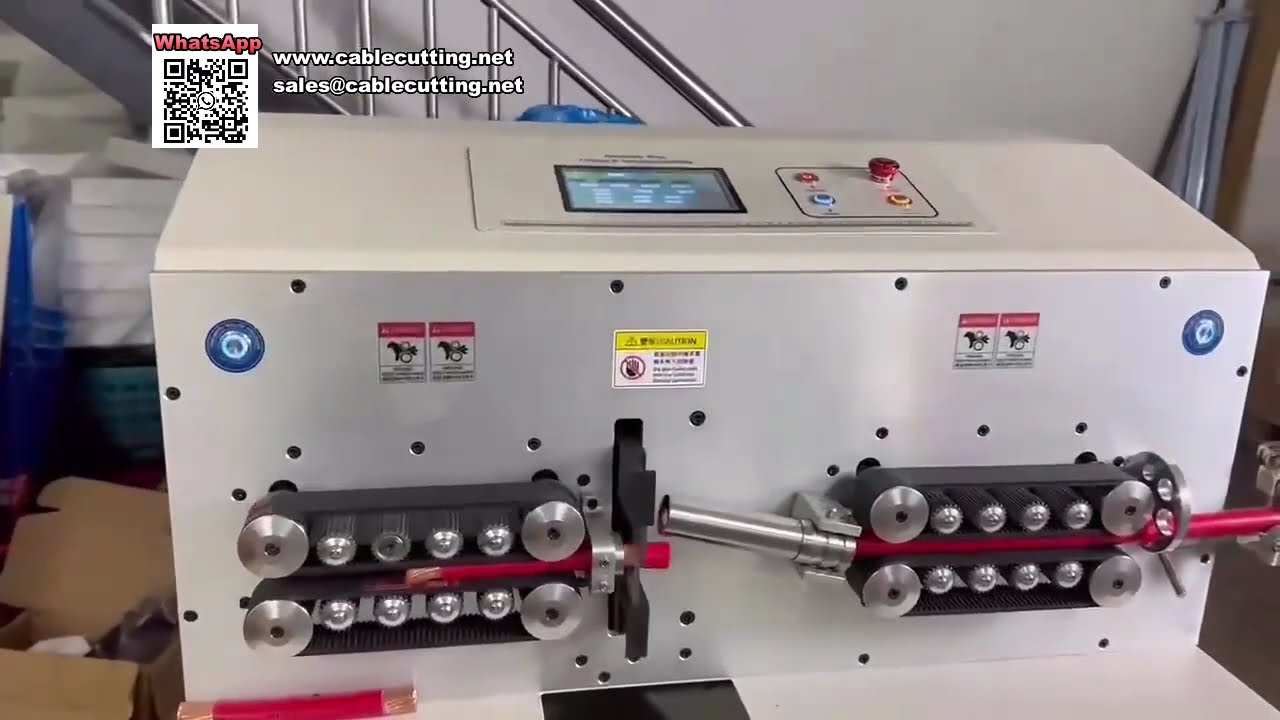 Machine de coupe et dénudage entièrement électrique et informatisée de précision pour câbles 185 mm²