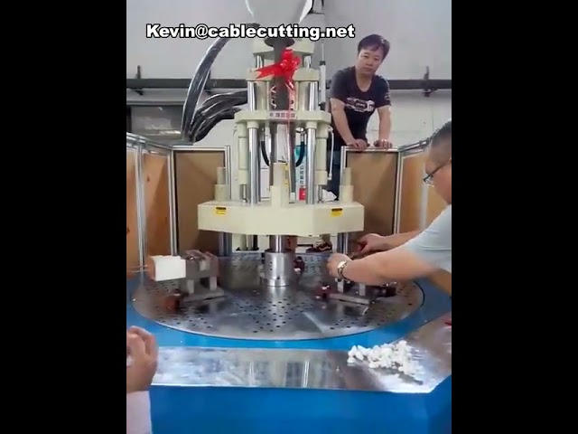Machine d'injection plastique 85 tonnes à table rotative pour coupelles de lampe - Haute efficacité et prix compétitif