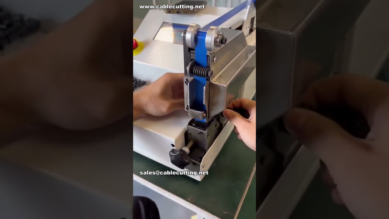 Machine de pose de ruban adhésif pour tresse sur faisceaux de câbles | Automatisation industrielle