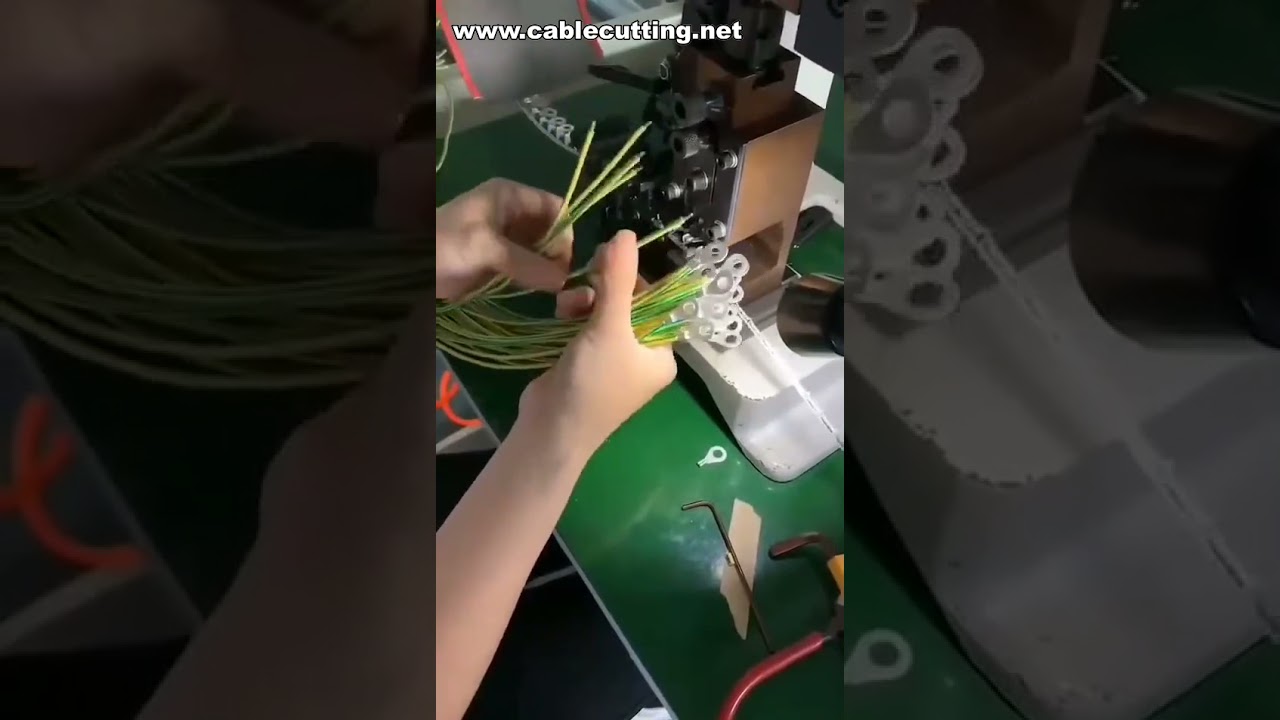 Machine à sertir les fils en continu : bornes antidérapantes pour alimentation électrique