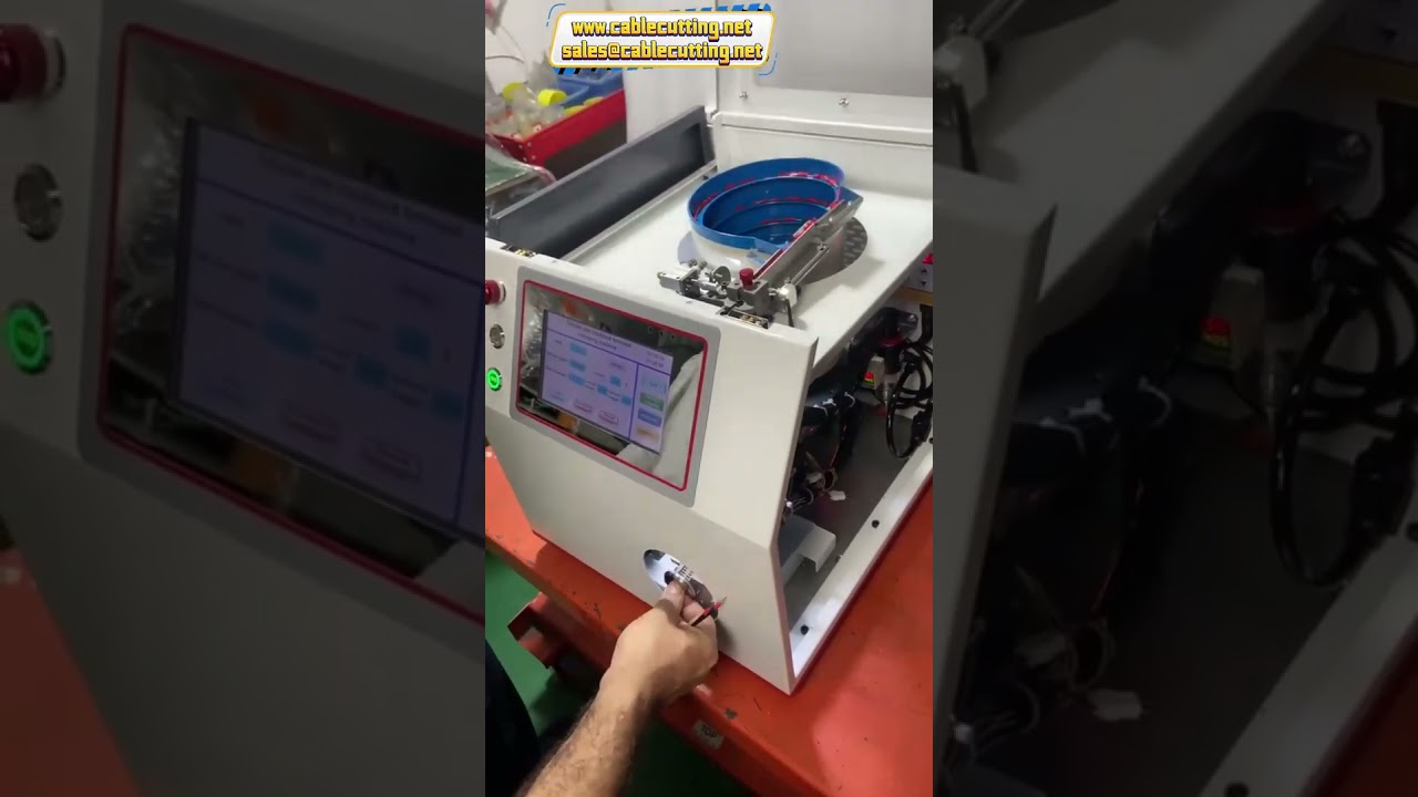 Machine de dénudage et de sertissage de cosses à férules - Dénudeuse et sertisseuse de cosses isolantes